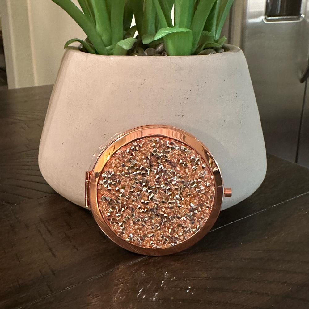 NEW!! Glam Compact Mirror